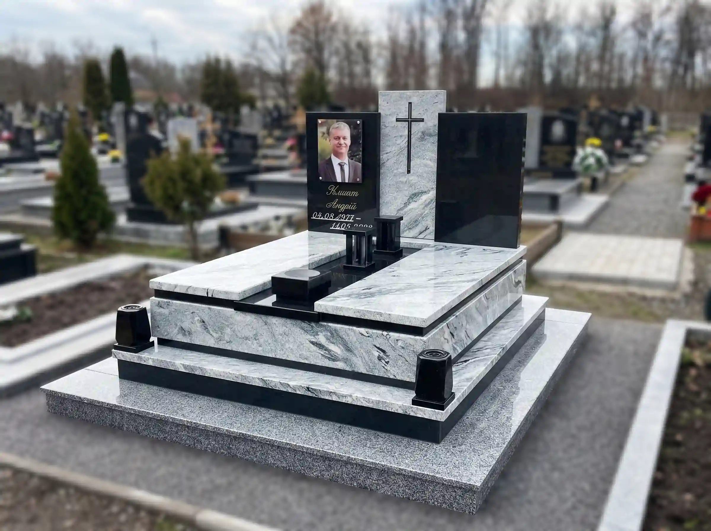 Подвійні пам'ятники